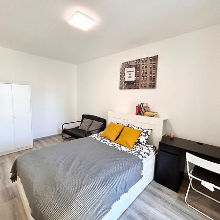 New 2022 Family&Friends Downtown Ac 3Br 2Ba Free Parking Big Balcony Near Metro&Train Station Self Check-In Apt ブダペスト エクステリア 写真