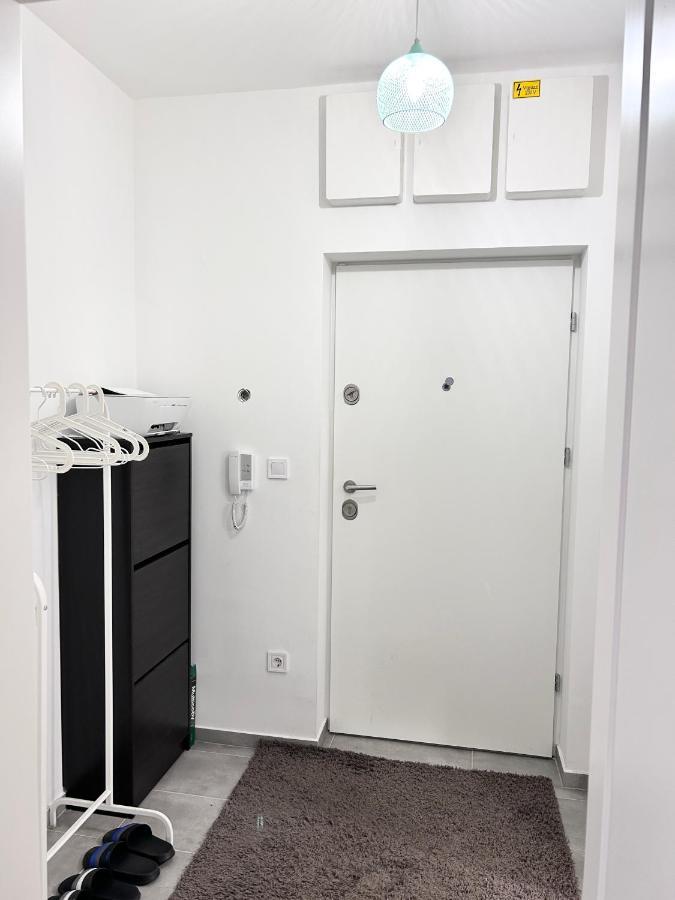 New 2022 Family&Friends Downtown Ac 3Br 2Ba Free Parking Big Balcony Near Metro&Train Station Self Check-In Apt ブダペスト エクステリア 写真