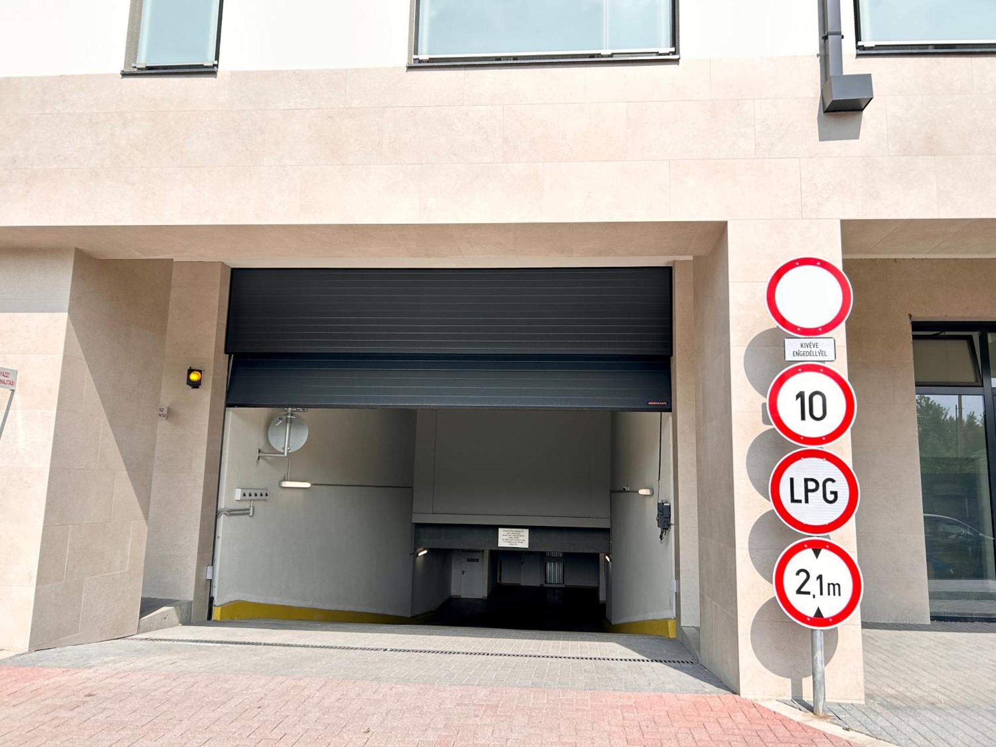 New 2022 Family&Friends Downtown Ac 3Br 2Ba Free Parking Big Balcony Near Metro&Train Station Self Check-In Apt ブダペスト エクステリア 写真